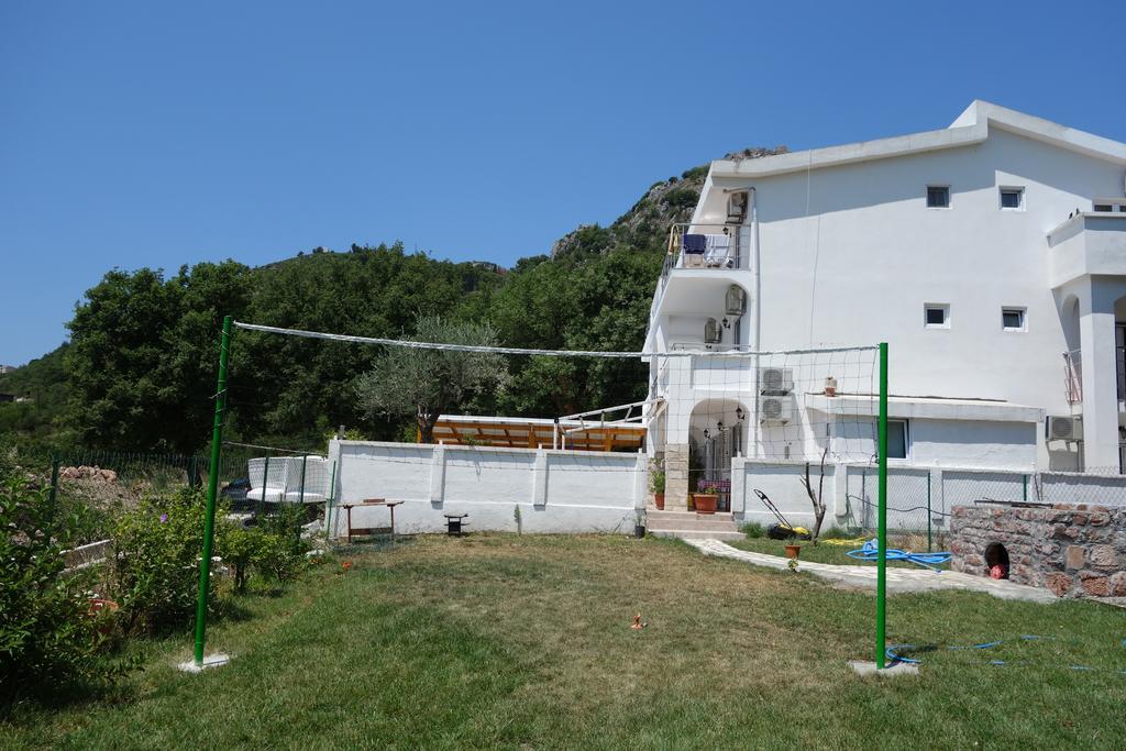 Bonaca Hotel Sutomore Exterior photo