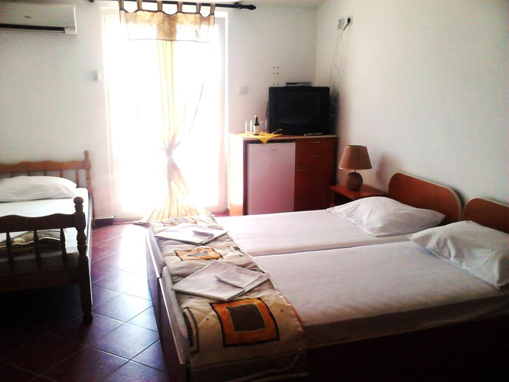 Bonaca Hotel Sutomore Room photo